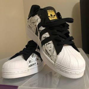 124807835 Adidas Superstar Reflective All over Print 10.5 NIB.
